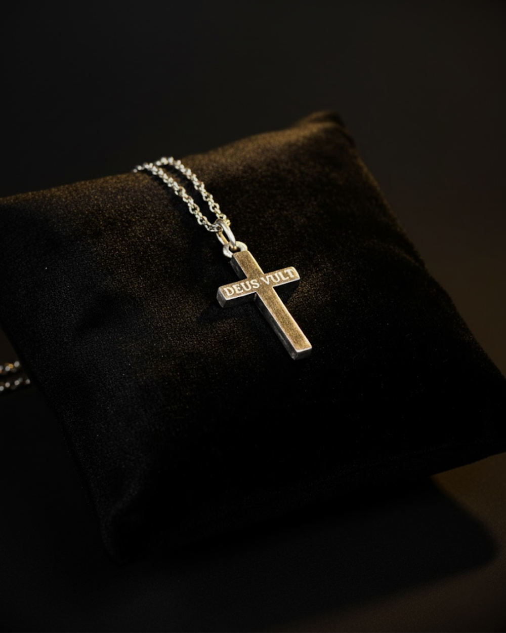 Croix catholique "DEUS VULT" en argent massif Waldhari